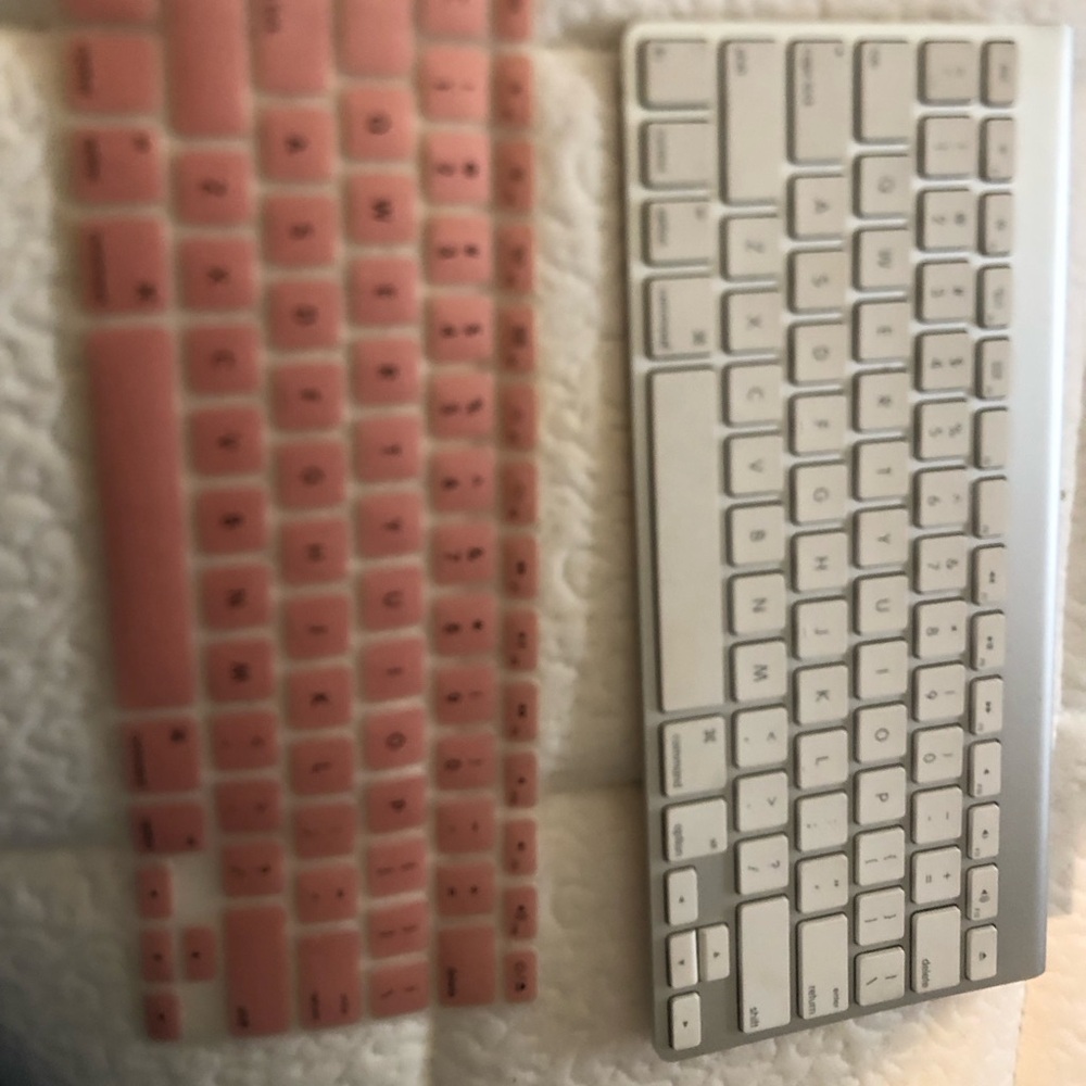 Apple Bluetooth wireless keyboard